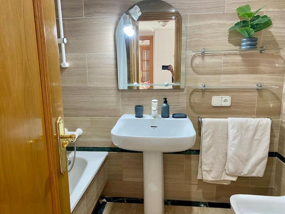 Seafront In Marbella With Pool And Garage Apartment Екстериор снимка