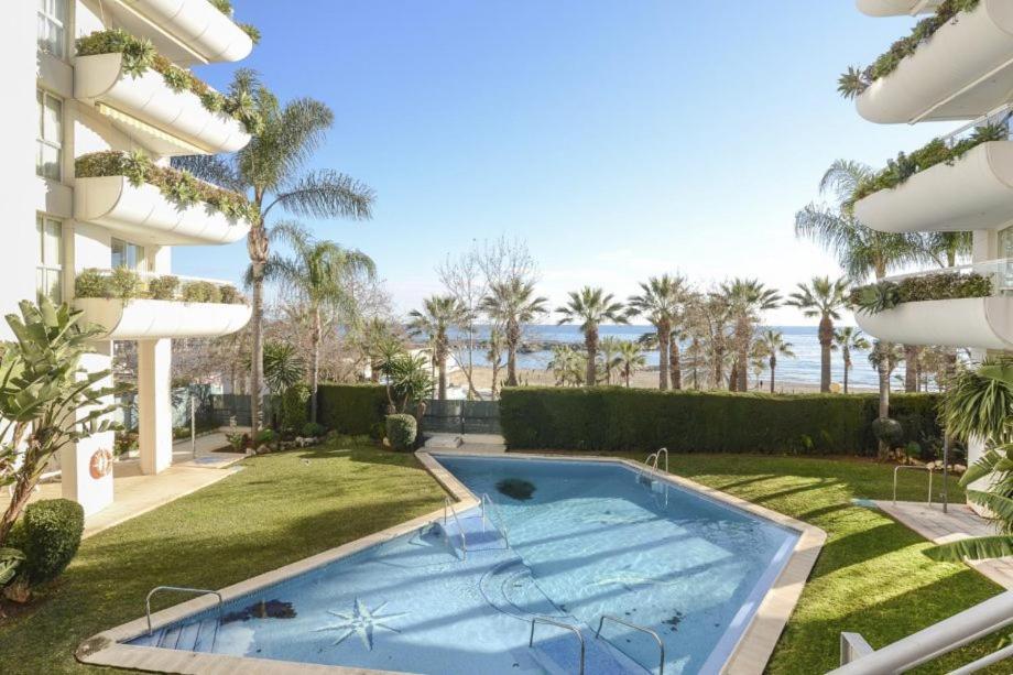 Seafront In Marbella With Pool And Garage Apartment Екстериор снимка