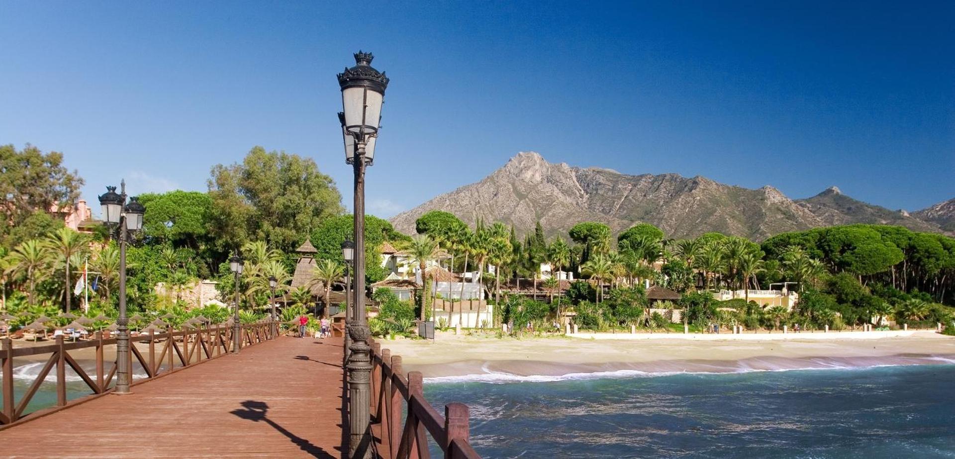 Seafront In Marbella With Pool And Garage Apartment Екстериор снимка