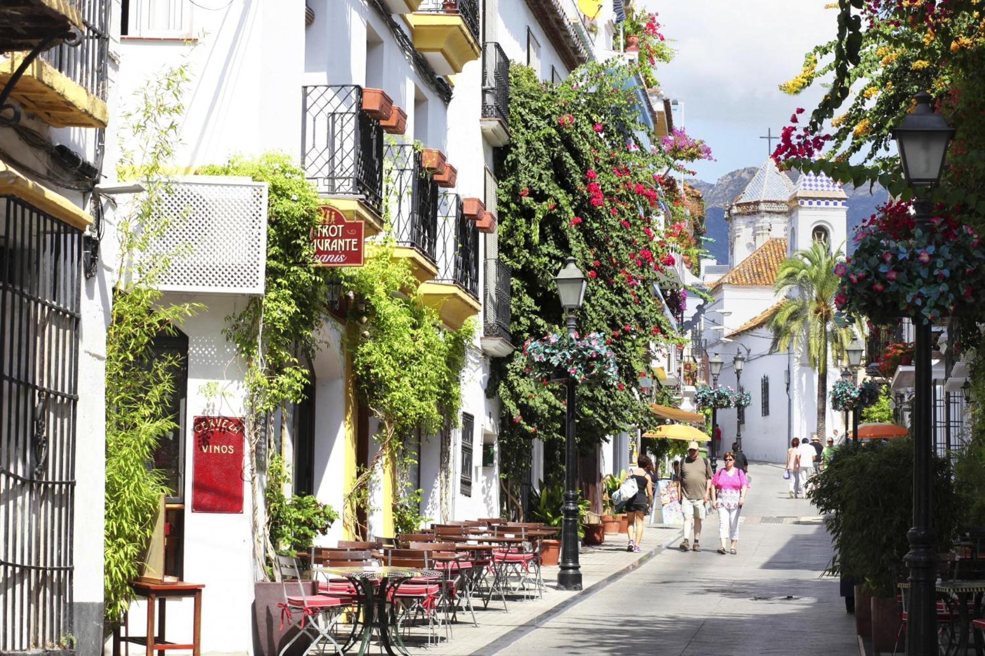 Seafront In Marbella With Pool And Garage Apartment Екстериор снимка