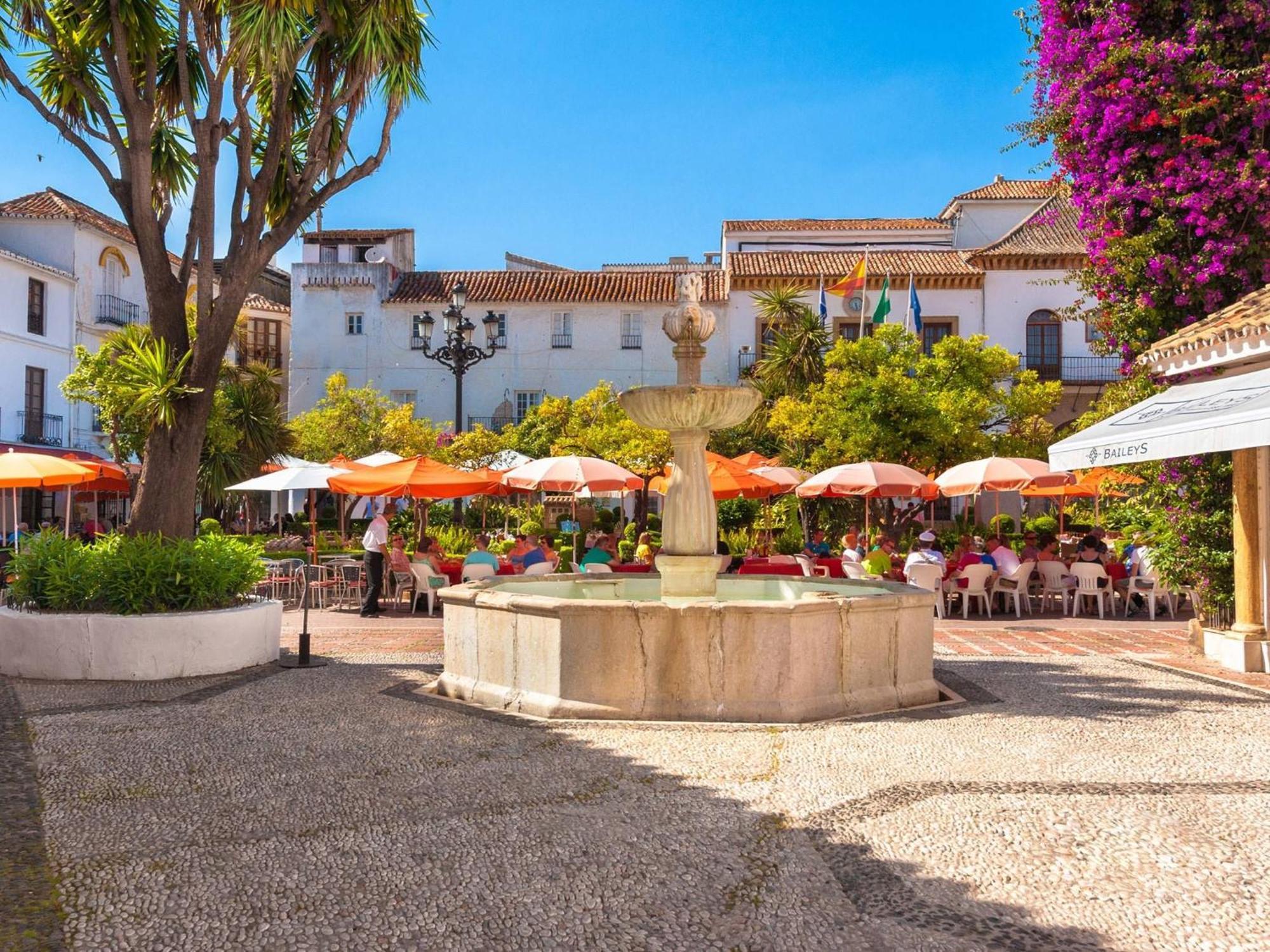 Seafront In Marbella With Pool And Garage Apartment Екстериор снимка